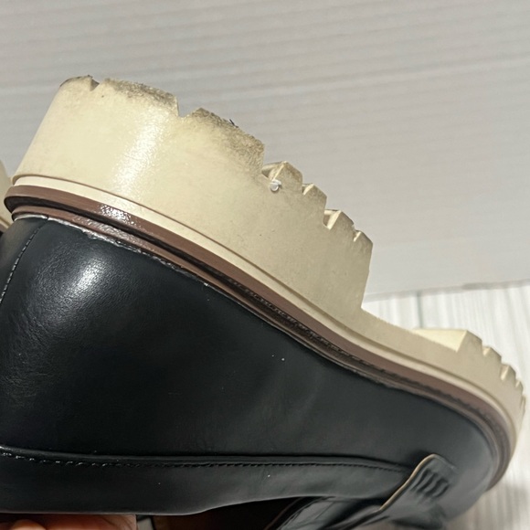 Journee Collection Loafer- size 9 black - Picture 9 of 9